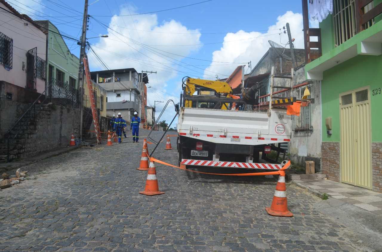 Camacã: Coelba inicia a troca de fiação e rede elétrica em pontos estratégicos da cidade
